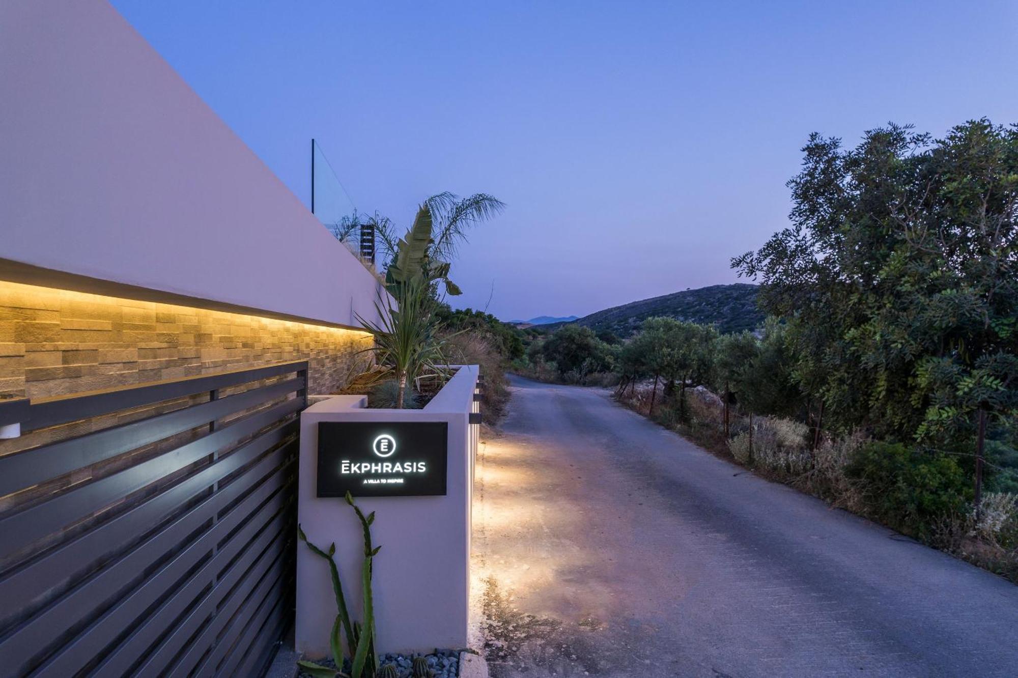 Villa Ekphrasis With Sea View And Jacuzzi Ravdhoúkha Esterno foto